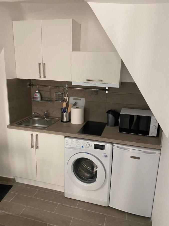 Renovated Studio In The Heart Of The Old Town 멍똥 외부 사진