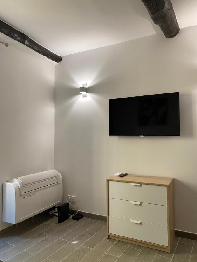 Renovated Studio In The Heart Of The Old Town 멍똥 외부 사진