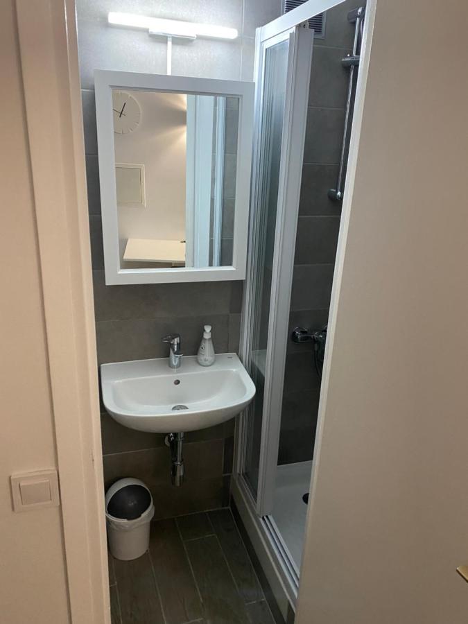 Renovated Studio In The Heart Of The Old Town 멍똥 외부 사진